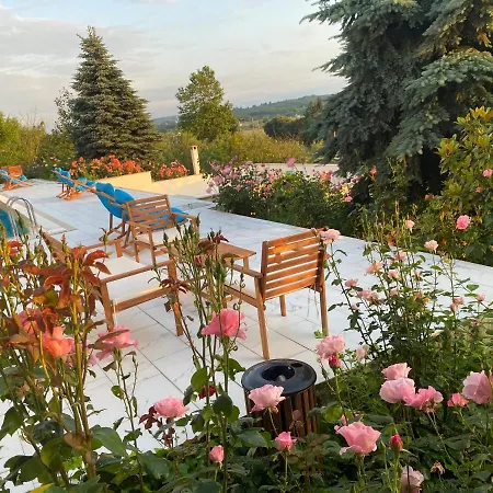 Villa Megara Kandira