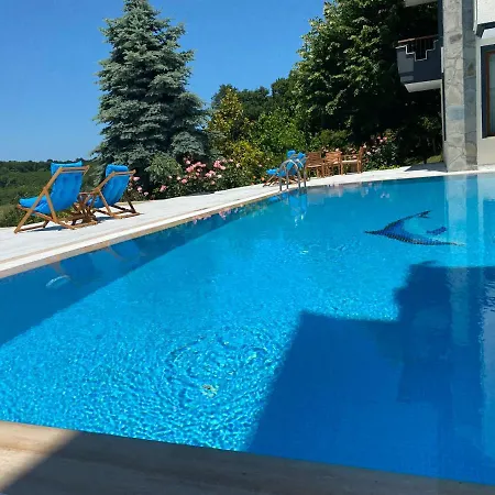 Megara Villa Kandira