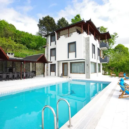 Megara Villa Kandira